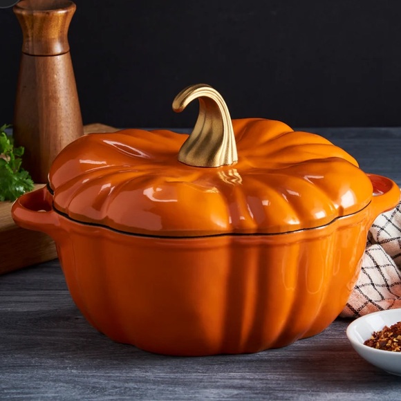 Smith & Clark Ironworks Cast Iron Pumpkin Dutch Oven - 2 Quart - Picture 3 of 6